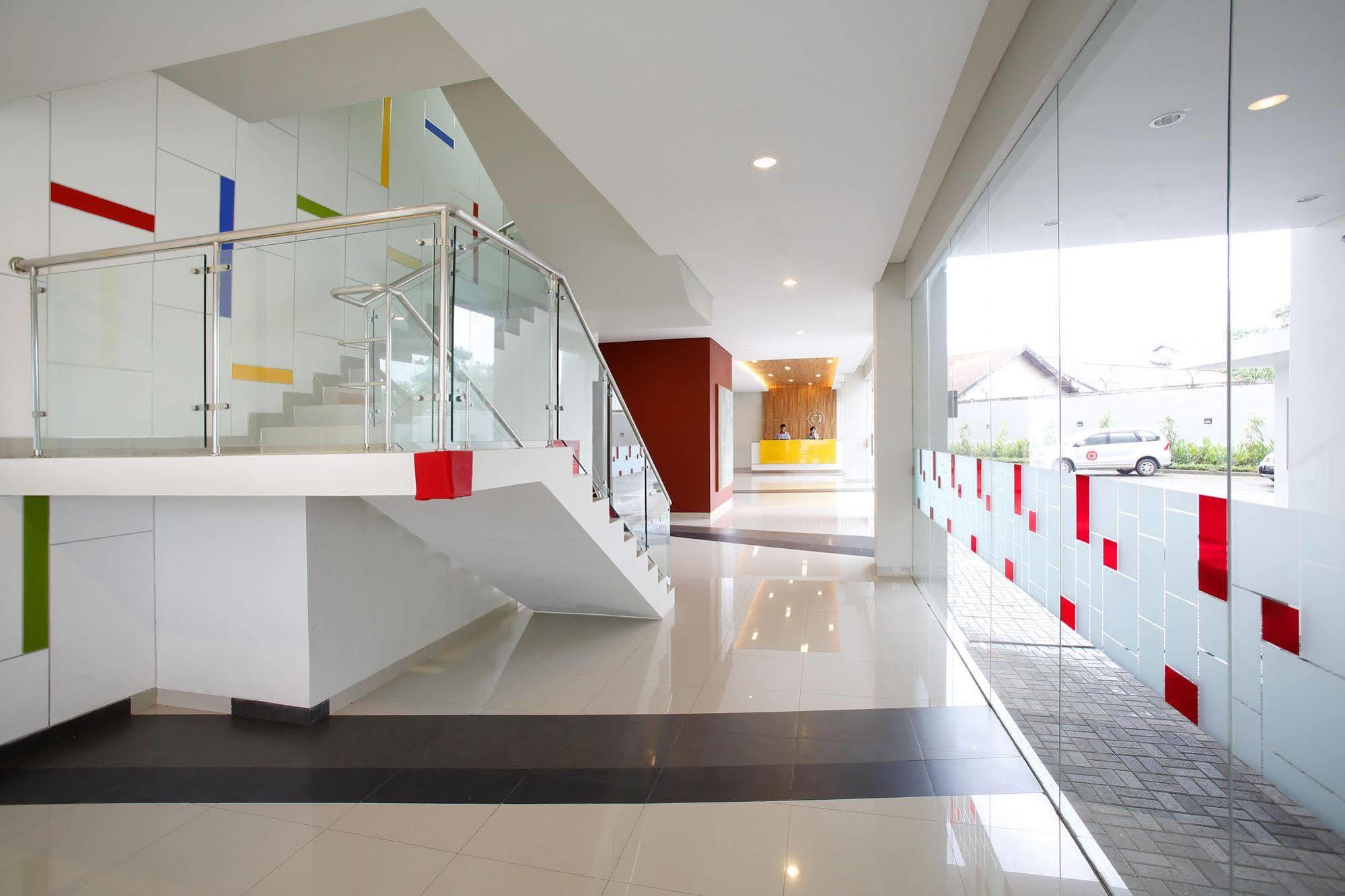 Amaris Hotel Cilegon Exterior foto