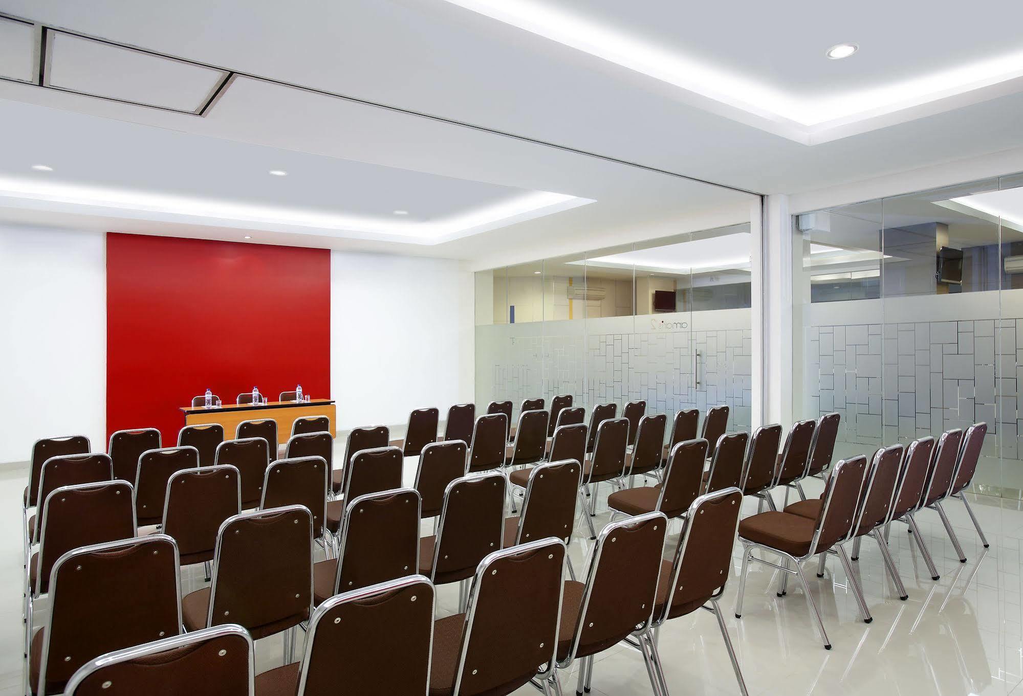 Amaris Hotel Cilegon Exterior foto