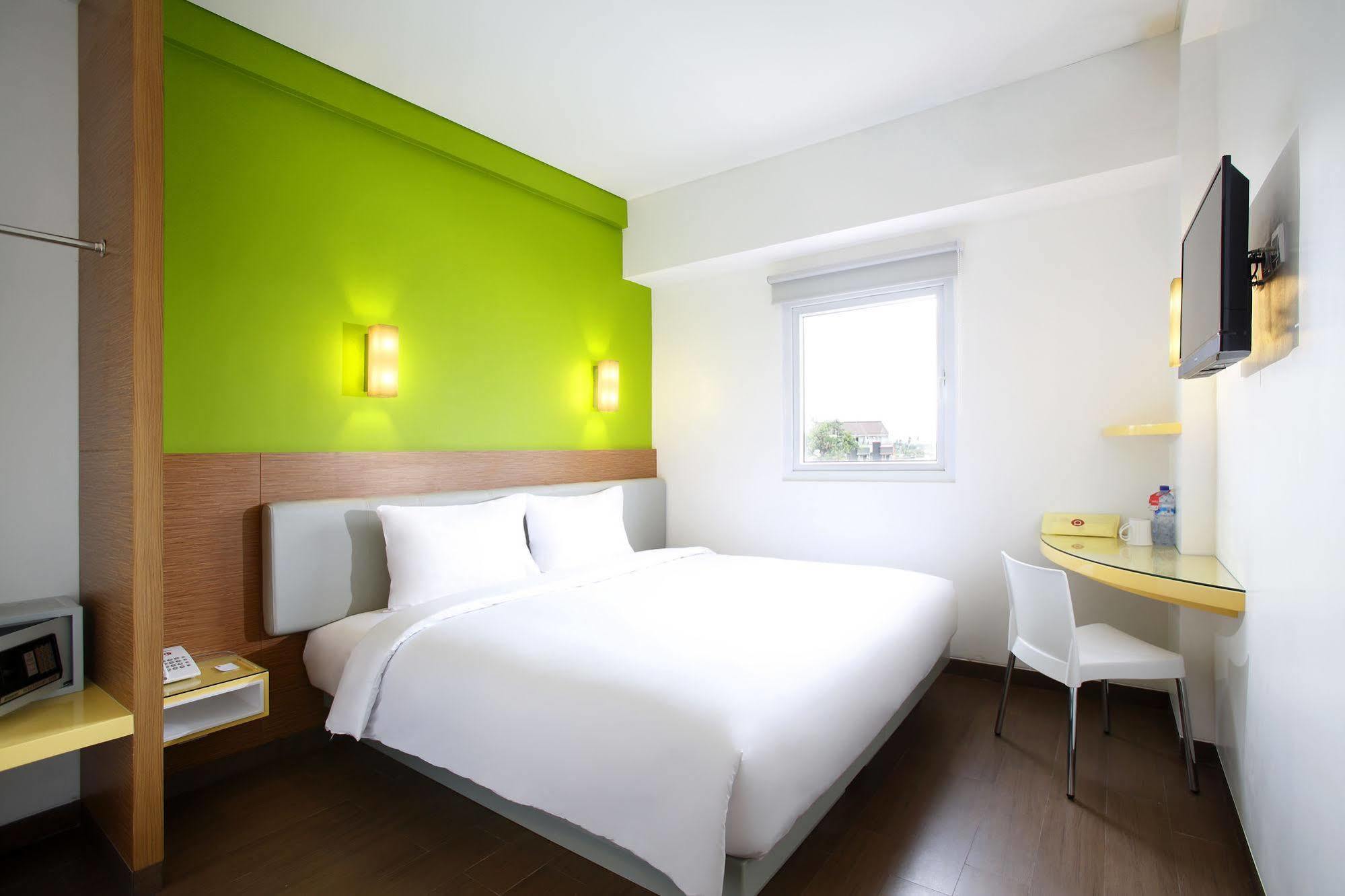 Amaris Hotel Cilegon Exterior foto